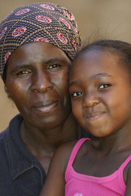 AfricanMotherDaughter