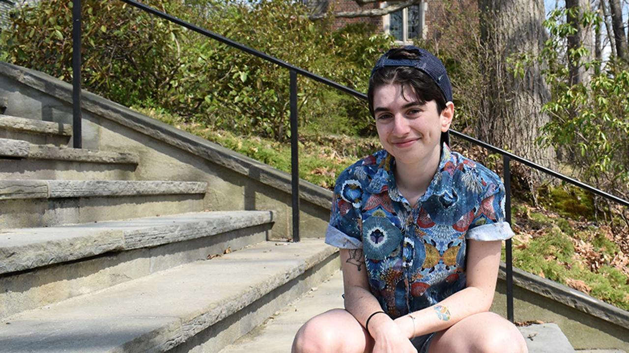 A picture of then-Wellesley senior Rachel Hodes on campus.