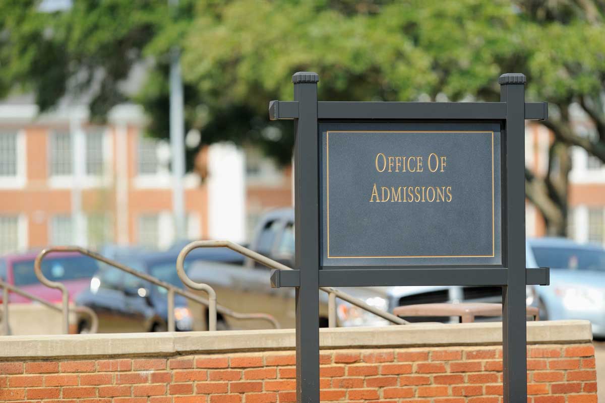 Office of Admissions sign at a U.S. college