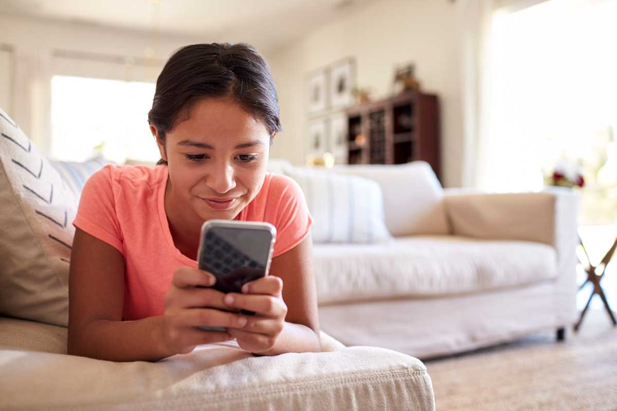 the-social-complex-how-digital-media-is-affecting-teens-tweens